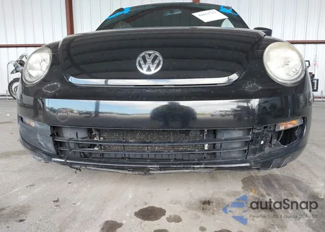 2013 Volkswagen Beetle 2.5L Entry z USA, uszkodzony, nr VIN 3VWFP7AT0DM630950